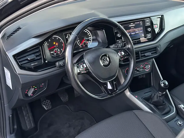 Volkswagen Polo 1.0 TSI Comfortline 2018 Benzine 8