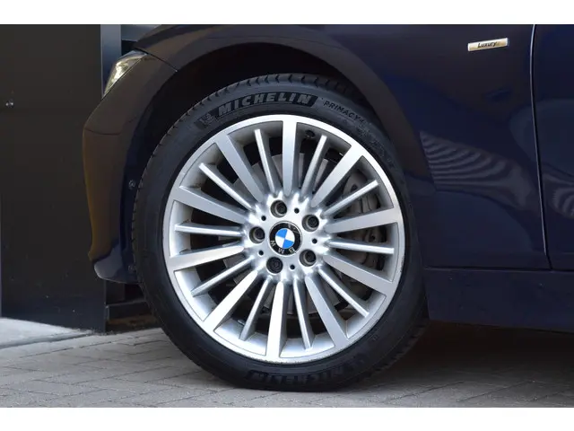 BMW 3 Serie 335i High Executive 2014 Benzine 27