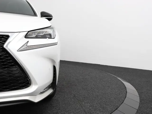 Lexus NX 300h AWD F Sport Line 2014 Hybride Benzine 47