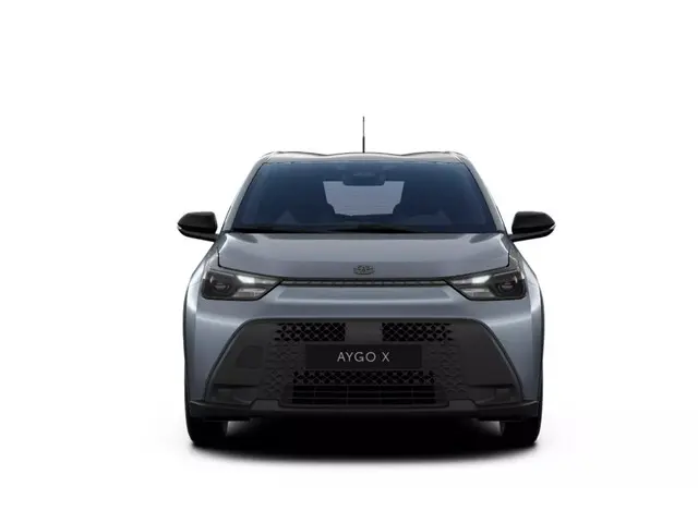 Toyota Aygo X Hybrid 115 play 2025 Hybride Benzine 6