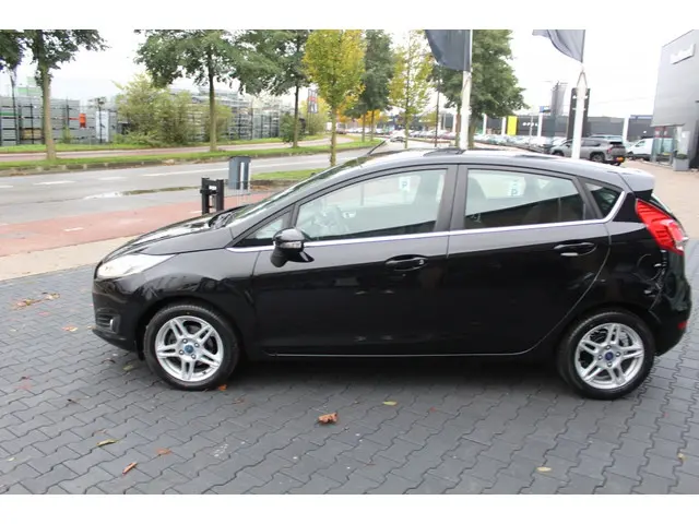Ford Fiesta 1.0 EcoB. Titanium 2013 Benzine 9