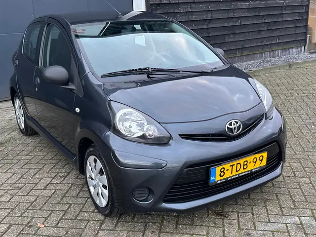Toyota Aygo 1.0 VVT-i Now 2014 Benzine 5