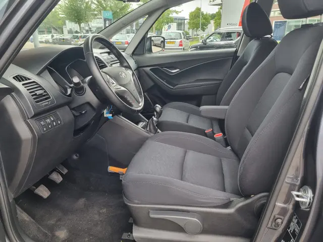 Hyundai ix20 1.4i Go! 2017 Benzine 22