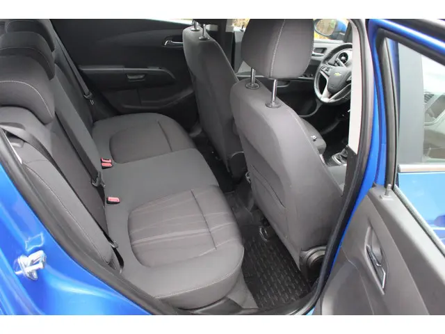 Chevrolet Aveo 1.6 2012 Benzine 10