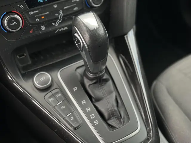 Ford Focus Wagon 1.5 Titanium Edition 2015 Benzine 22