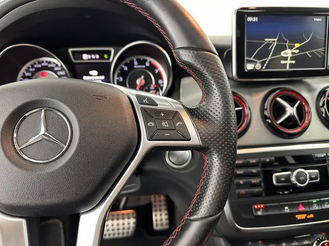 Mercedes-Benz GLA AMG 45 4MATIC 2015 Benzine 18