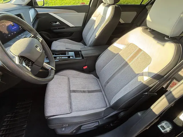 Opel Astra 1.2 Business Elegance 2023 Benzine 8