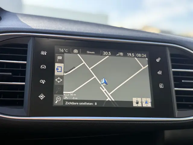 Peugeot 308 SW 1.2 PureTech Blue Lion 2017 Benzine 16