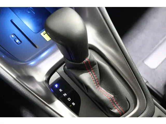 Toyota Yaris 1.5 Hybrid GR Sport, 2023 Hybride Benzine 32