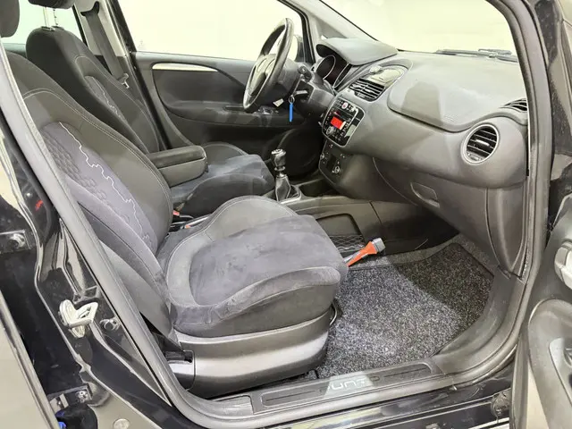 Fiat Punto 0.9 TwinAir Turbo 100 Lounge 2015 Benzine 25