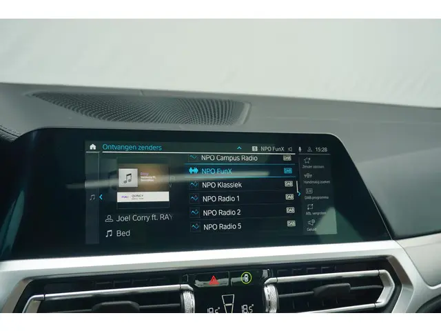BMW 3 Serie Sedan 320e 2022 Hybride Benzine 21