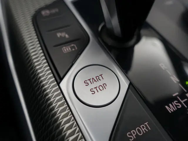 BMW 3 Serie 320e M Performance Aut- 2021 Hybride Benzine 18
