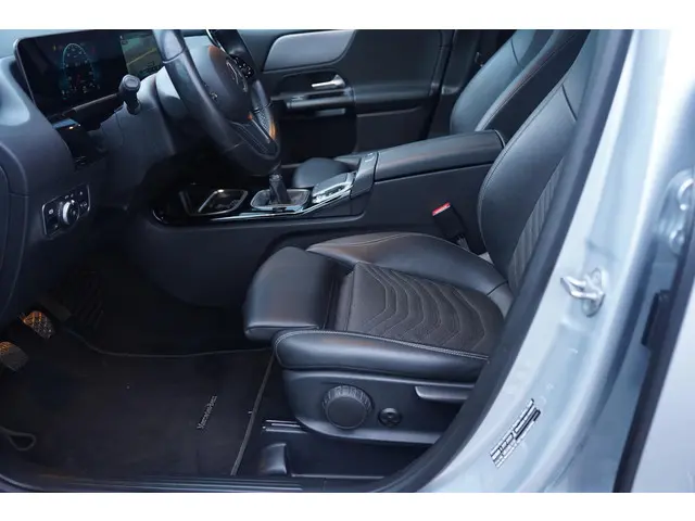 Mercedes-Benz B-Klasse 180d Style 2019 Diesel 14