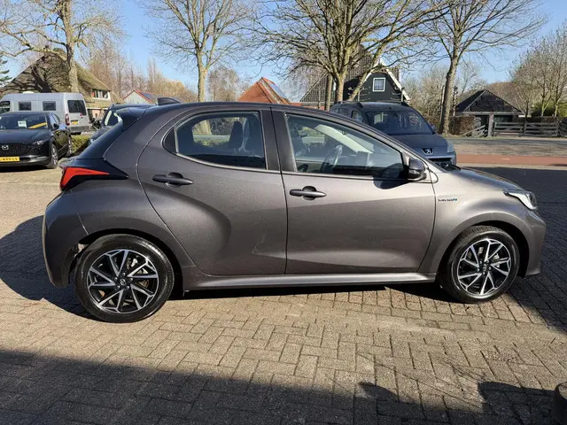 Toyota Yaris 1.5 Hybrid Dynamic 2020 Hybride Benzine 3