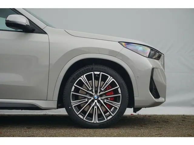 BMW X1 xDrive25e 2026 Hybride Benzine 6