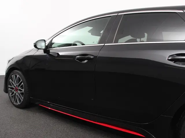 Kia ProCeed 1.6 T-GDi 204pk Automaat GT 2023 Benzine 30