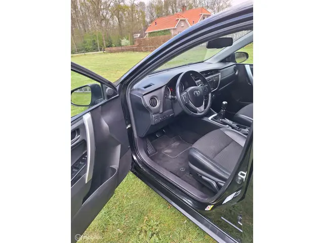 Toyota Auris 1.6 Aspiration 2014 Benzine 9