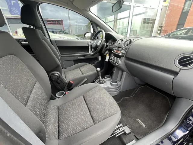 Mitsubishi Colt 1.1 Edition One 2012 Benzine 17