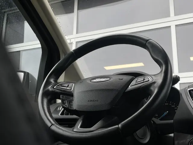 Ford C-MAX 1.5 Titanium 2016 Benzine 15