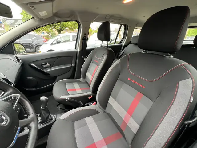 Dacia Logan MCV 0.9 TCe Tech Road 2020 Benzine 9