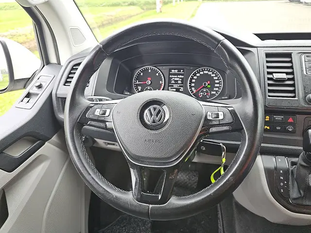 Volkswagen Transporter 2.0 TDI 2019 Diesel 11