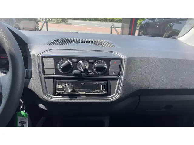 Volkswagen up! 1.0 BMT take up! 2017 Benzine 10