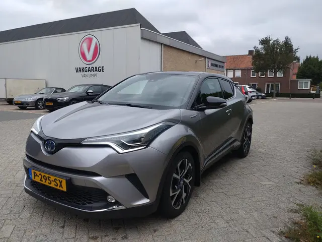 Toyota C-HR 1.8 Hybrid Bi-Tone Plus 2017 Hybride Benzine 2