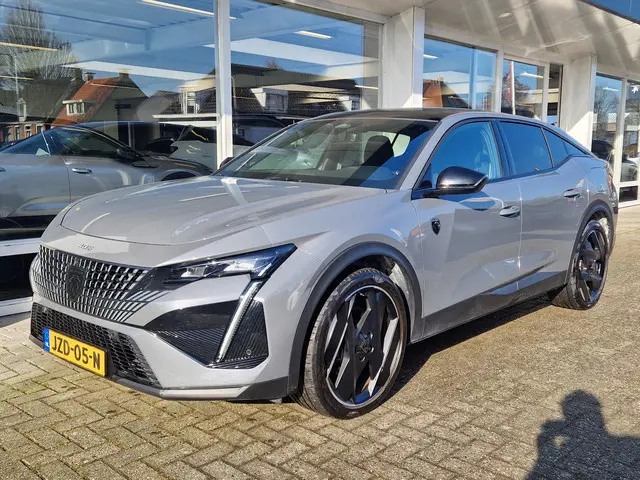 Peugeot 408 1.6 HYbrid GT 180 EAT8 2024 Hybride Benzine 31