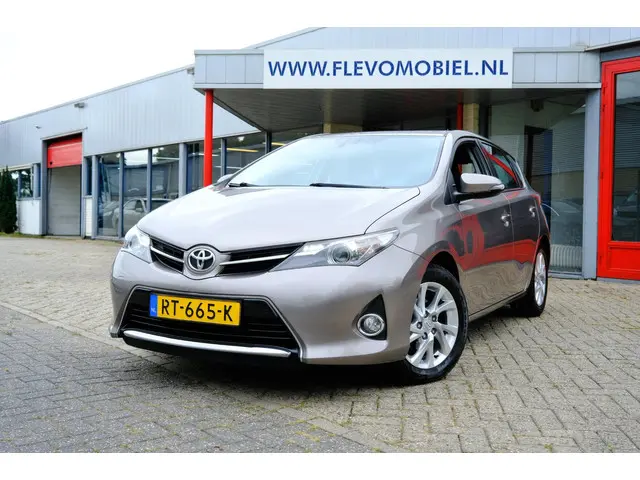 Toyota Auris 1.6 Aspiration Clima|Cam|LMV 2013 Benzine