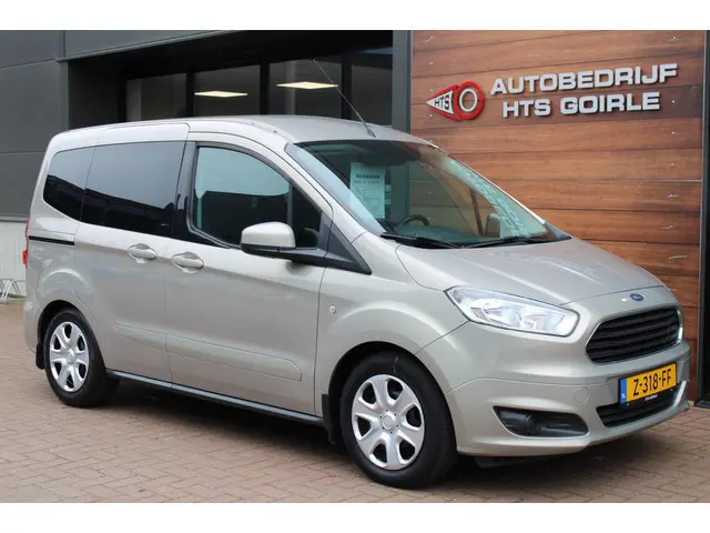 Ford Tourneo Courier 1.0 Titanium 2015 Benzine 6