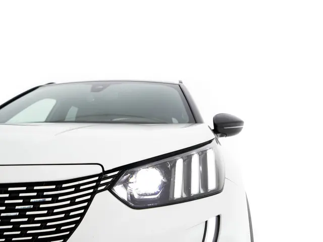 Peugeot e-2008 EV GT 50 kWh {SOH-91%} 2021 Elektrisch 30