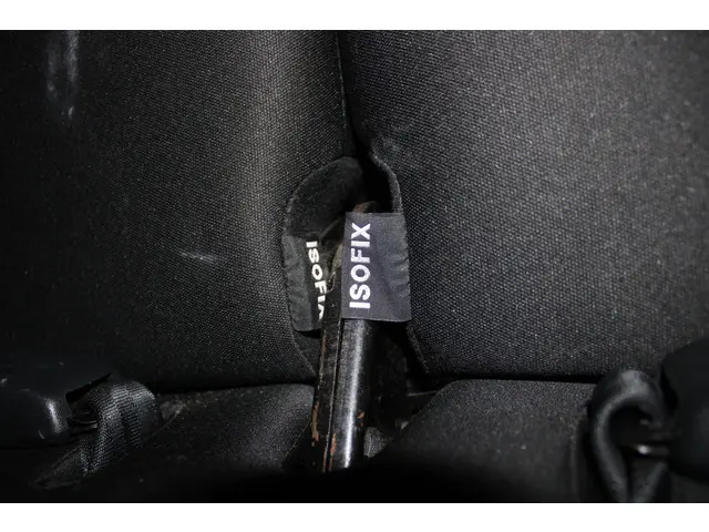 Toyota Aygo 1.0 VVT-i Now 2013 Benzine 8