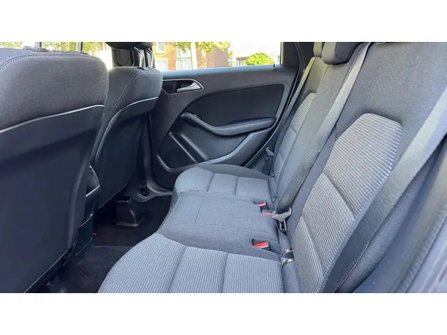 Mercedes-Benz B-Klasse 180 Ambition 2016 Benzine 12