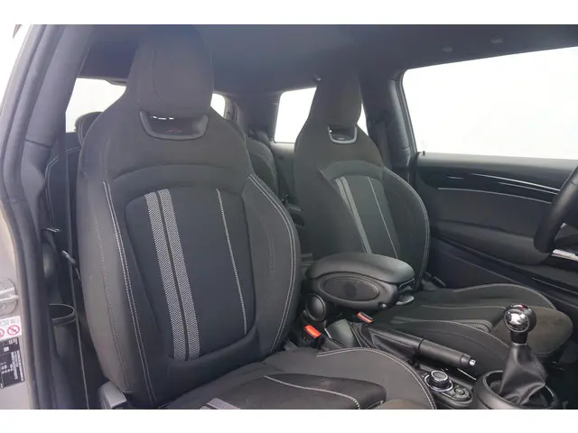 MINI 3-Deurs Cooper 2021 Benzine 8