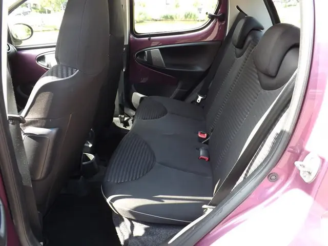 Peugeot 107 1.0 Active 2012 Benzine 10