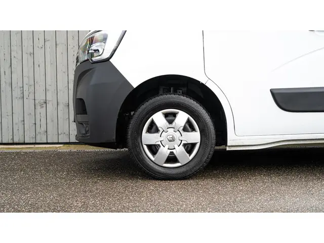 Renault Master T35 2.3 dCi 135 L2H2 Comfort 2022 Diesel 21
