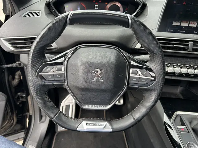 Peugeot 3008 1.2 Turbo 130 PK GT Line 2019 Benzine 8