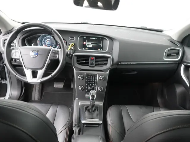 Volvo V40 Cross Country 1.5 T3 Summum 2016 Benzine 12