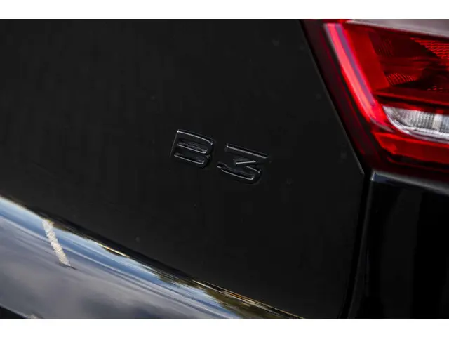 Volvo XC40 2.0 B3 Plus Black Edition 2025 Benzine 33