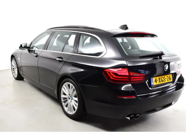 BMW 5 Serie Touring 520i Luxury Edition 2013 Benzine 17