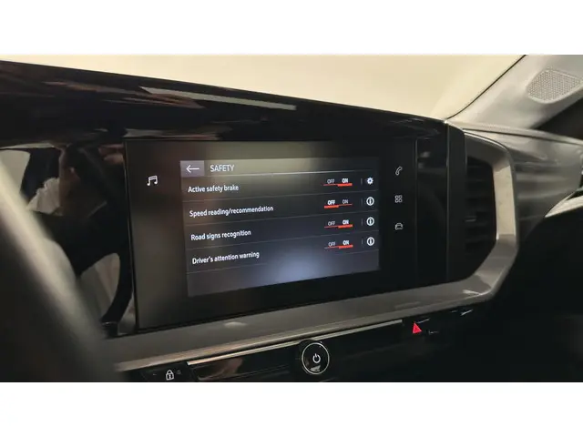 Opel Mokka 1.2 Edition CRUISE LM LED. 2022 Benzine 32