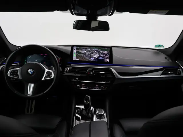 BMW 5 Serie 540i M-SPORT 2022 Benzine 8