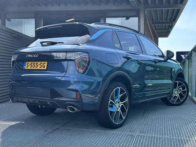 Lynk & Co 01 1.5 2023 Hybride Benzine 2