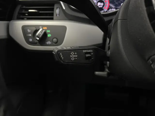Audi A4 Avant 35 TFSI Launch edition 2020 Benzine 34