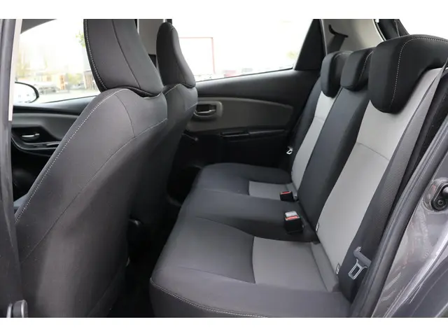 Toyota Yaris 1.0 VVT-i Aspiration 2018 Benzine 10