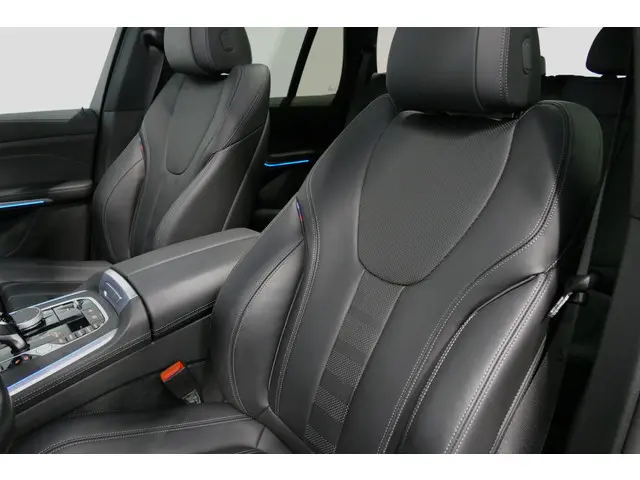 BMW X5 xDrive45e M Sport 2022 Hybride Benzine 7