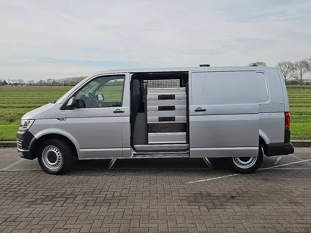Volkswagen Transporter 2.0 TSI 2018 Benzine 15