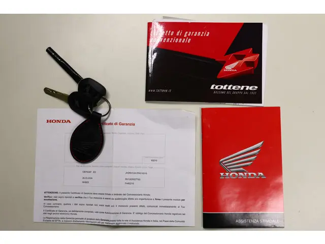 Honda CB 750 HORNET | CB 750 ABS 2024 Benzine 10