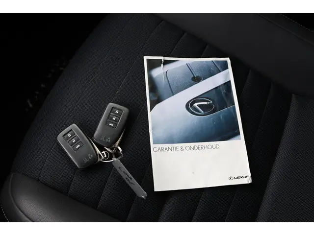 Lexus IS 300h Hybrid Business Line 2017 Hybride Benzine 11