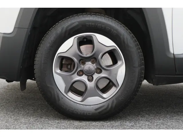 Jeep Renegade 1.6 E-Torq Longitude 2015 Benzine 24